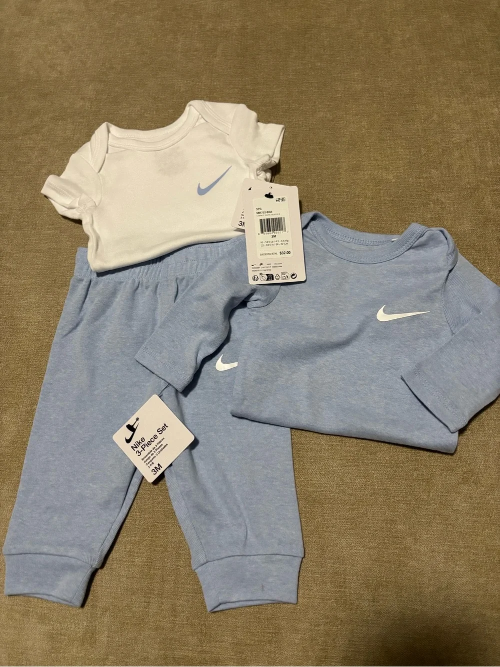 Nike Infant 3-Piece Set in White and Light Blue